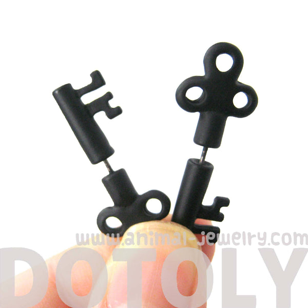 Fake Gauge Skeleton Key Shaped Faux Plug Stud Earrings in Black