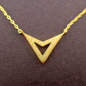 Dainty Minimal Geometric Triangle Arrowhead Pendant Necklace in Gold