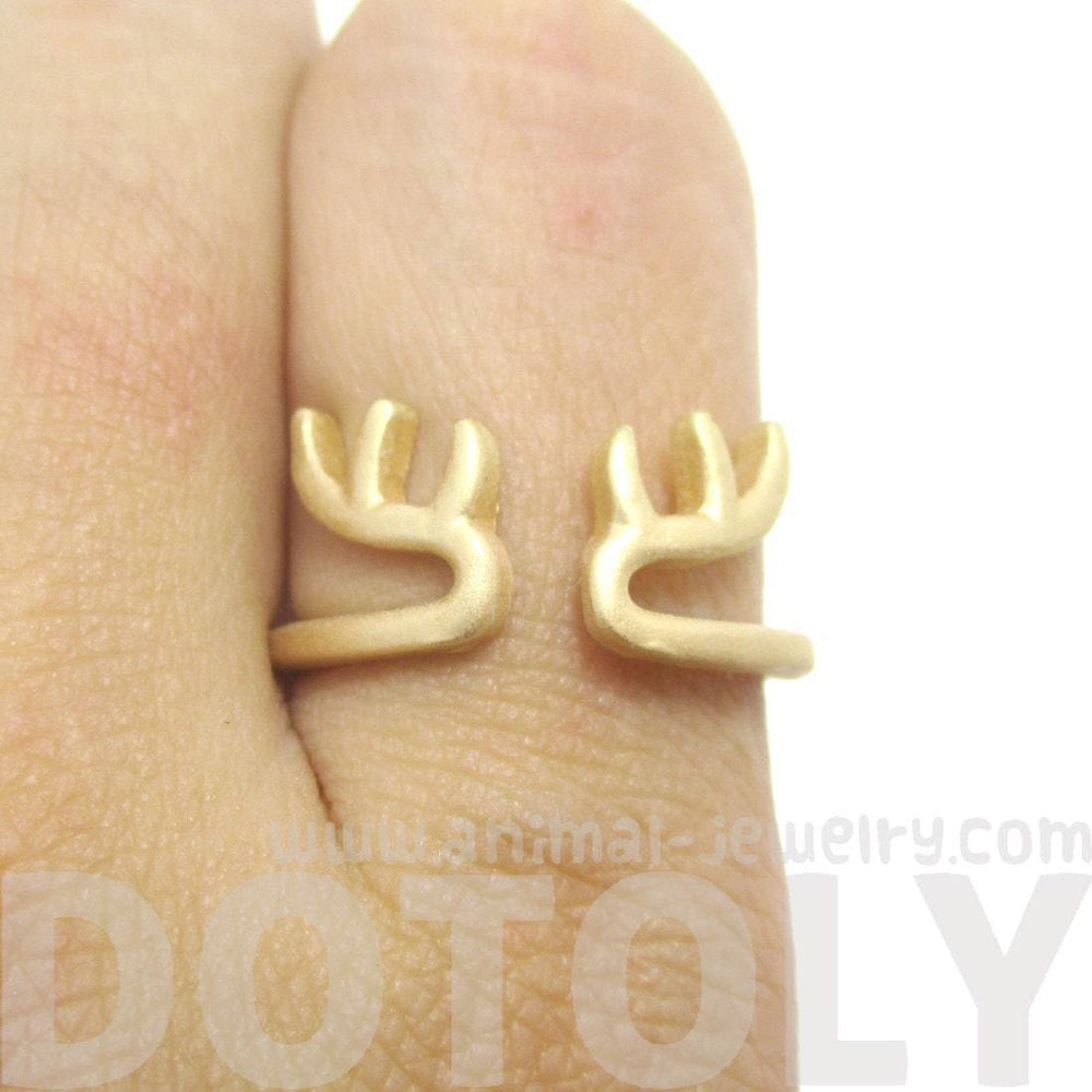 Minimalist Deer Antler Shaped Animal Ring in Gold | DOTOLY | DOTOLY